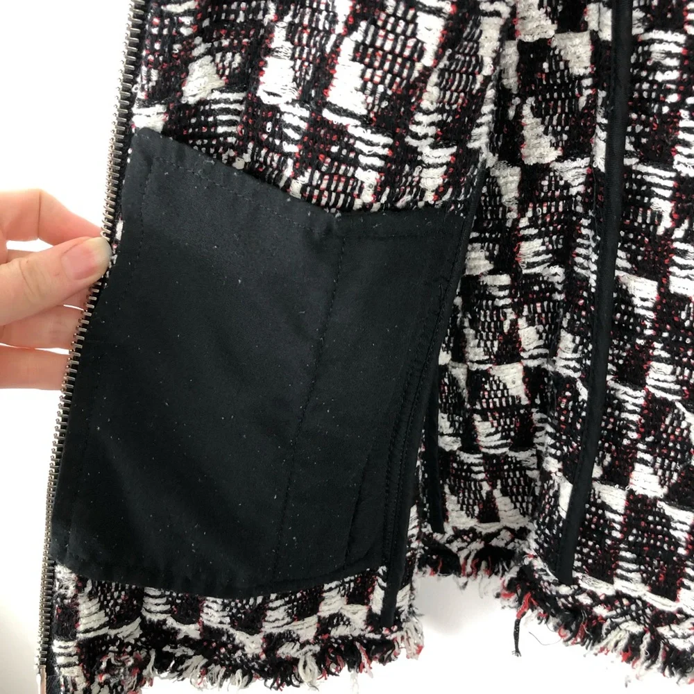 I R O - Picture 14 of 16